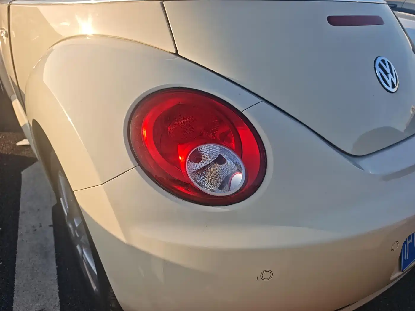 Volkswagen Beetle 2010 2010 Model 2.0 BlackOrange Convertible Luxury Edition