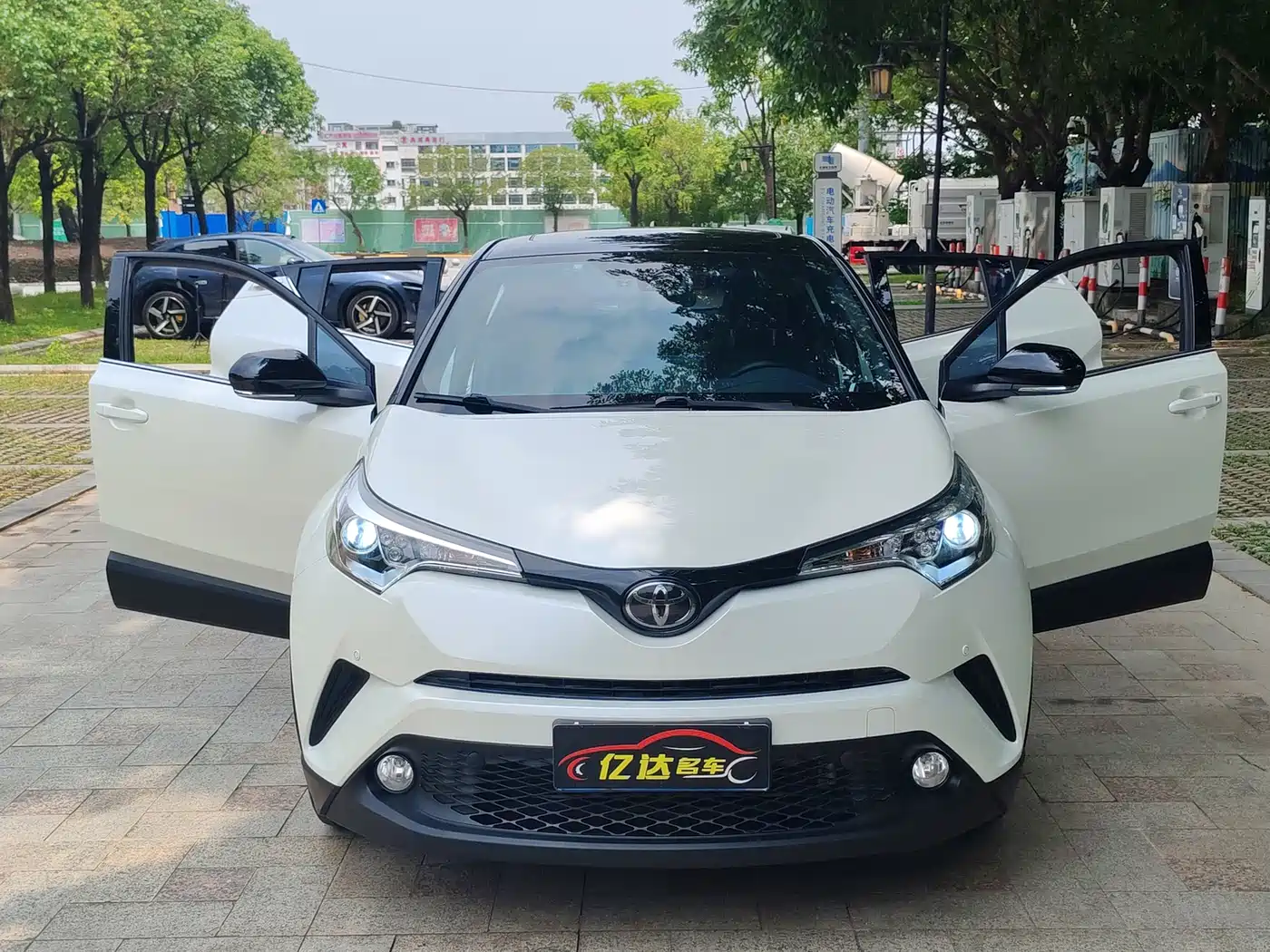 Toyota C-HR 2021 2020 Model 2.0L Leading