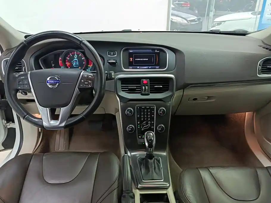 Volvo V40 2013 2013 2.0T Elegance Edition