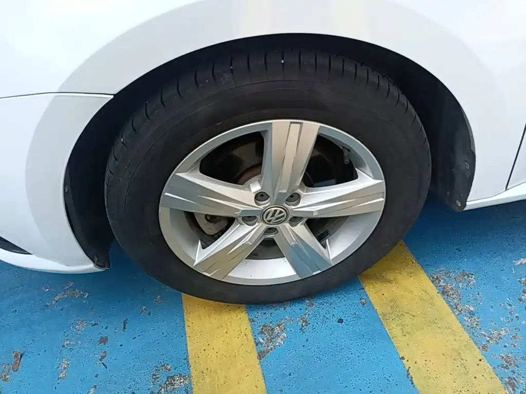 Фото 23 - Volkswagen Lavida