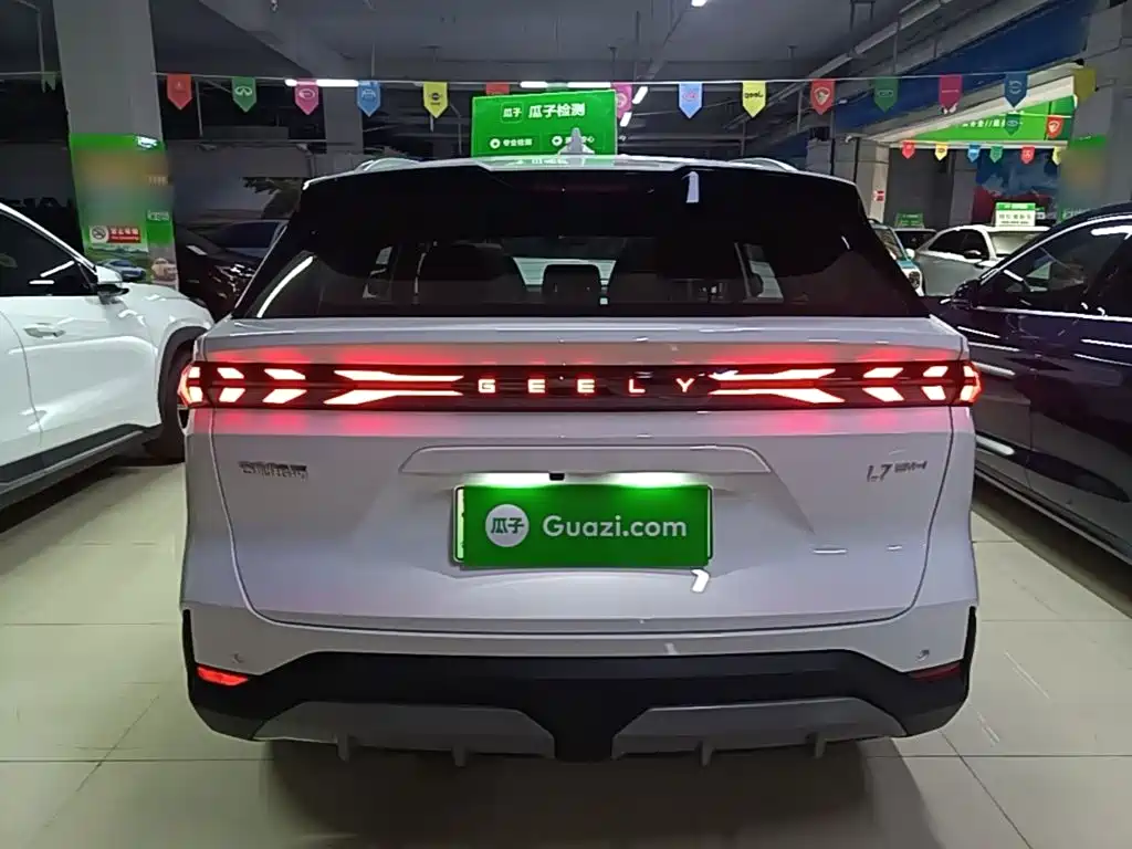 Geely Galaxy Galaxy L7 2025 2025 EM-i 115km Explorer+ Edition