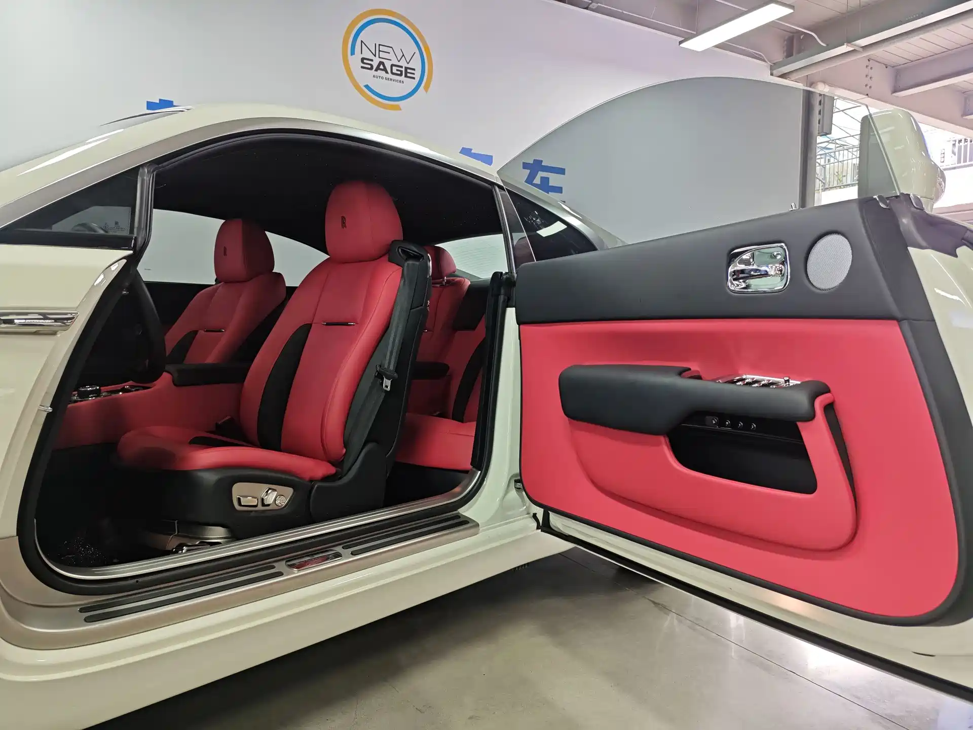 Фото 4 - Rolls-Royce Wraith