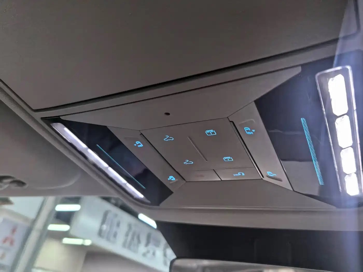 BYD Xia 2025 2025 DM-i 1.5T 180km Surpass Edition