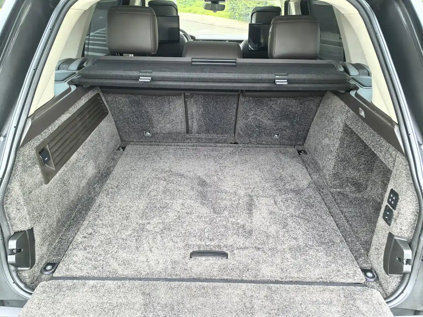 Photo 19 - Land Rover Range Rover