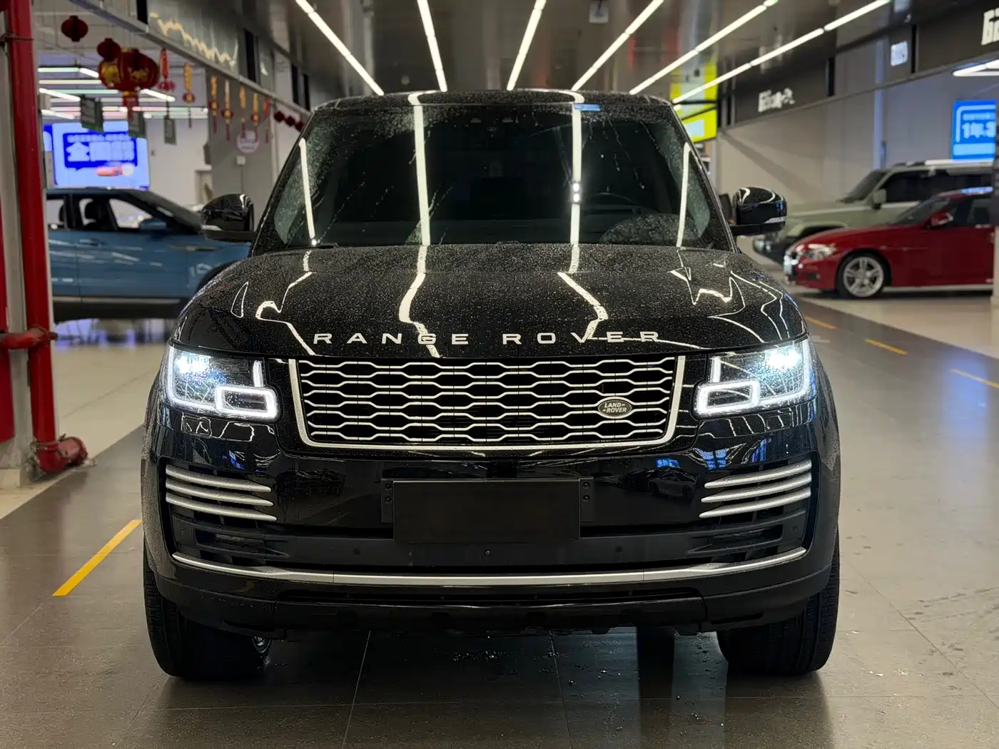 Land Rover Range Rover 2020 3.0 L6 Heritage Extended Edition фото 2