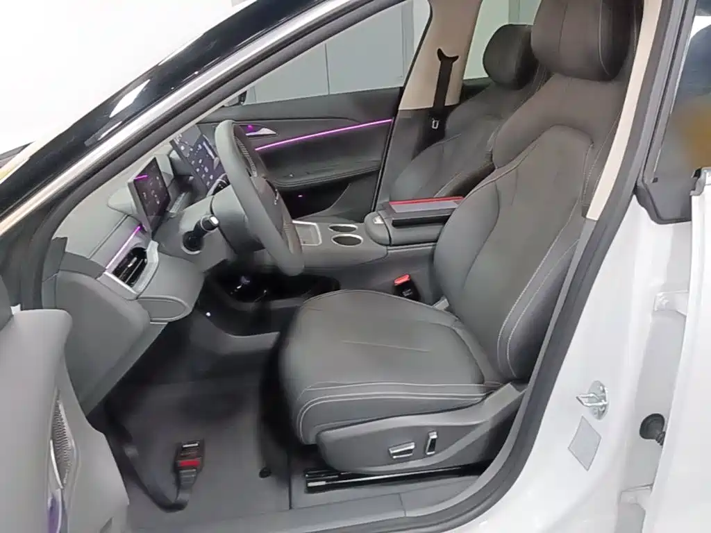 Dongfeng Fengxing Stellar S7 2024 2024 555 Joy Edition
