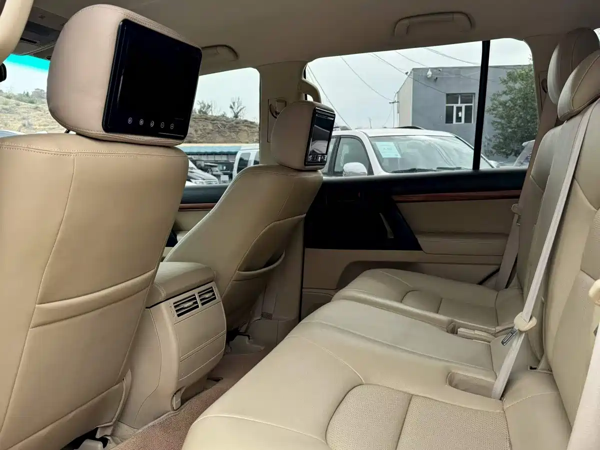 Фото 6 - Toyota Land Cruiser (Import)