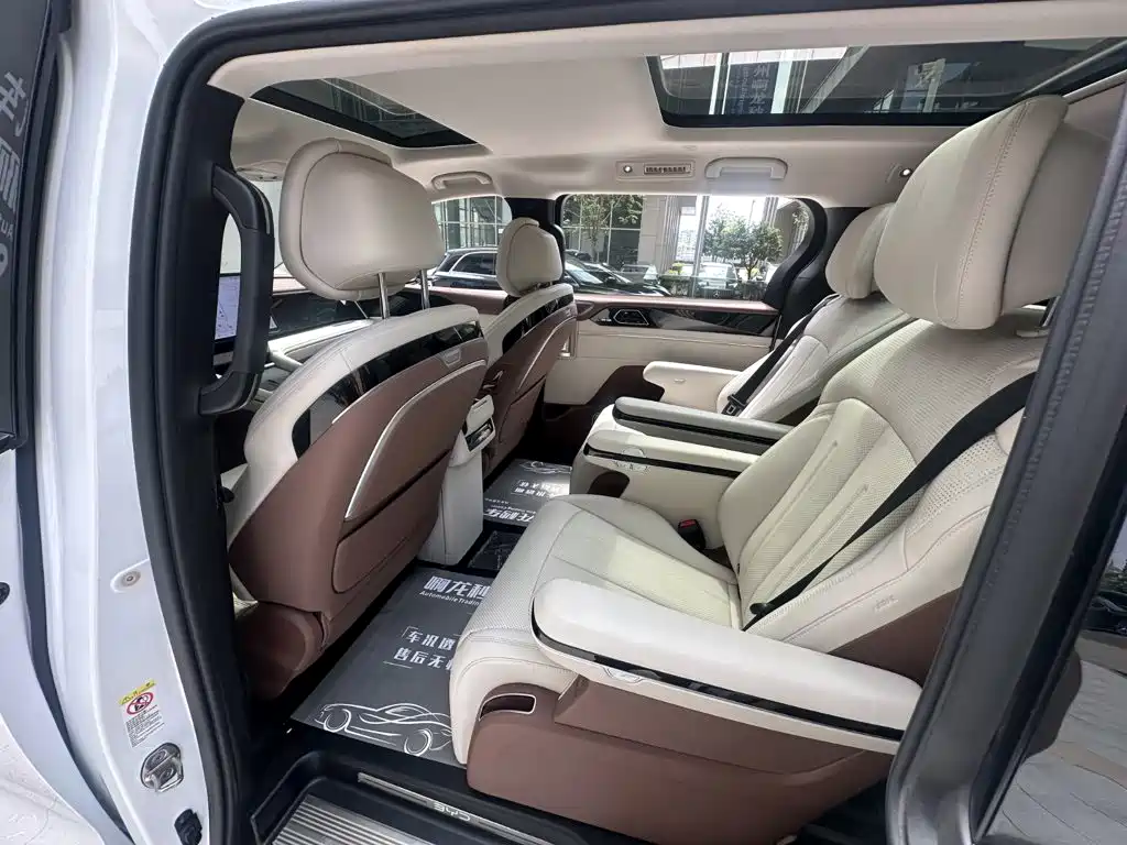 BYD Xia 2025 2025 DM-i 1.5T 180km Surpass Edition