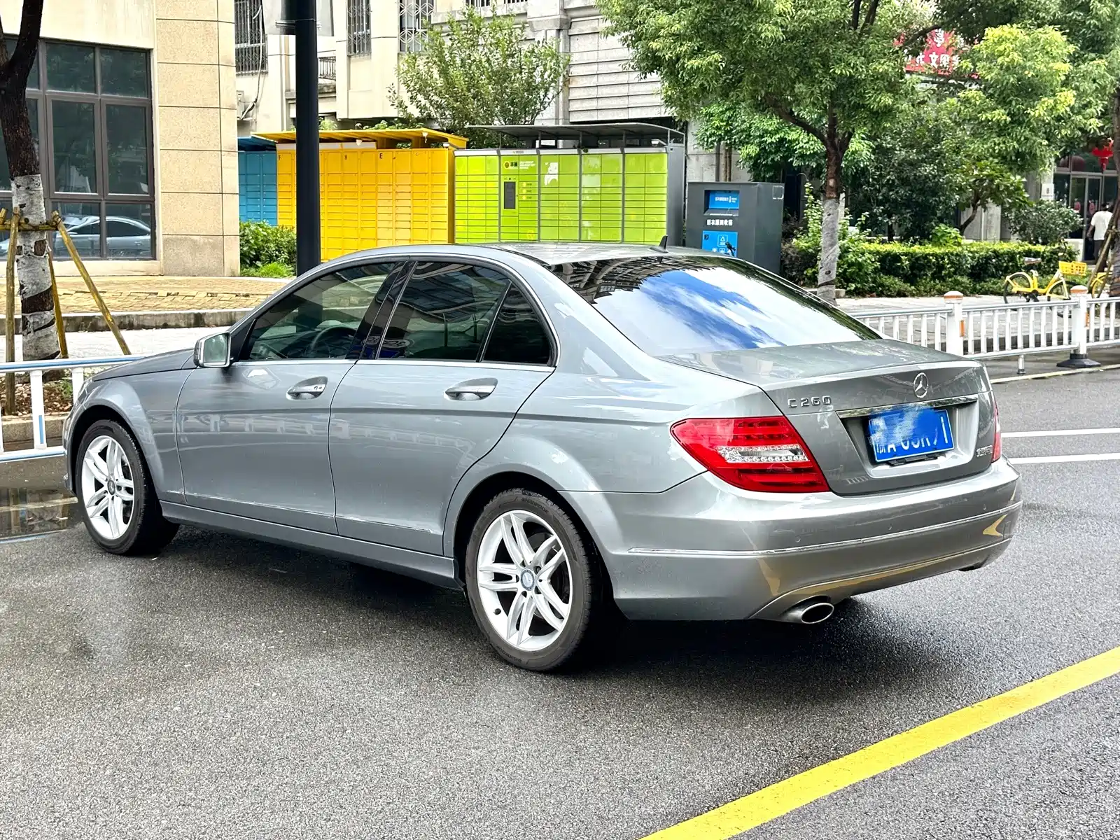 صورة 15 - Mercedes-Benz C-Class