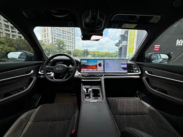 Geely Xingyue L 2026 Oriental Glory 2.0TD Automatic Moonlight Edition — фото 5