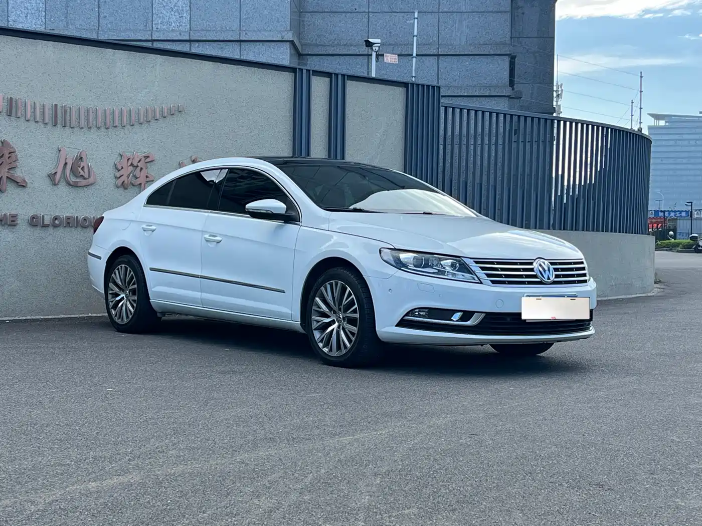 Volkswagen FAW-Volkswagen CC 2016 Model 1.8TSI Luxury фото 2