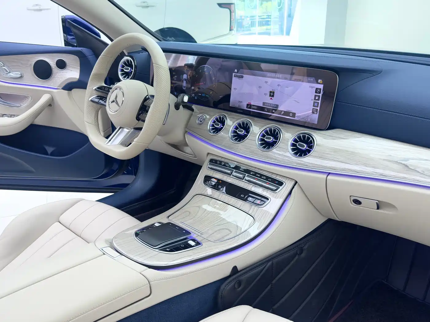 Mercedes-Benz E-Class, миниатюра 16