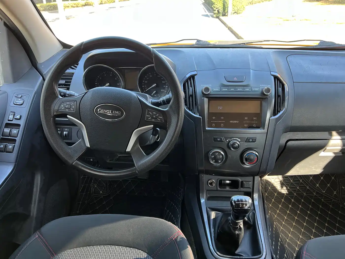 Isuzu TAGA Daka 2022 2021 1.8T Petrol Manual 2WD Ultra Luxury Long Wheelbase CE18