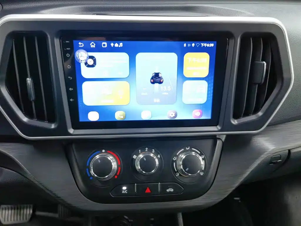 CHANGAN CHANGAN RUIXING EM60