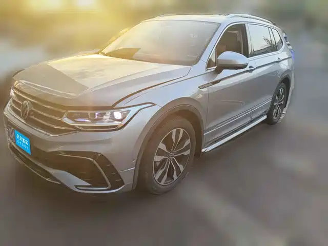Volkswagen Tiguan L 2022 380TSI Automatic 4WD R-Line Cross Edition 7-Seater — фото 1