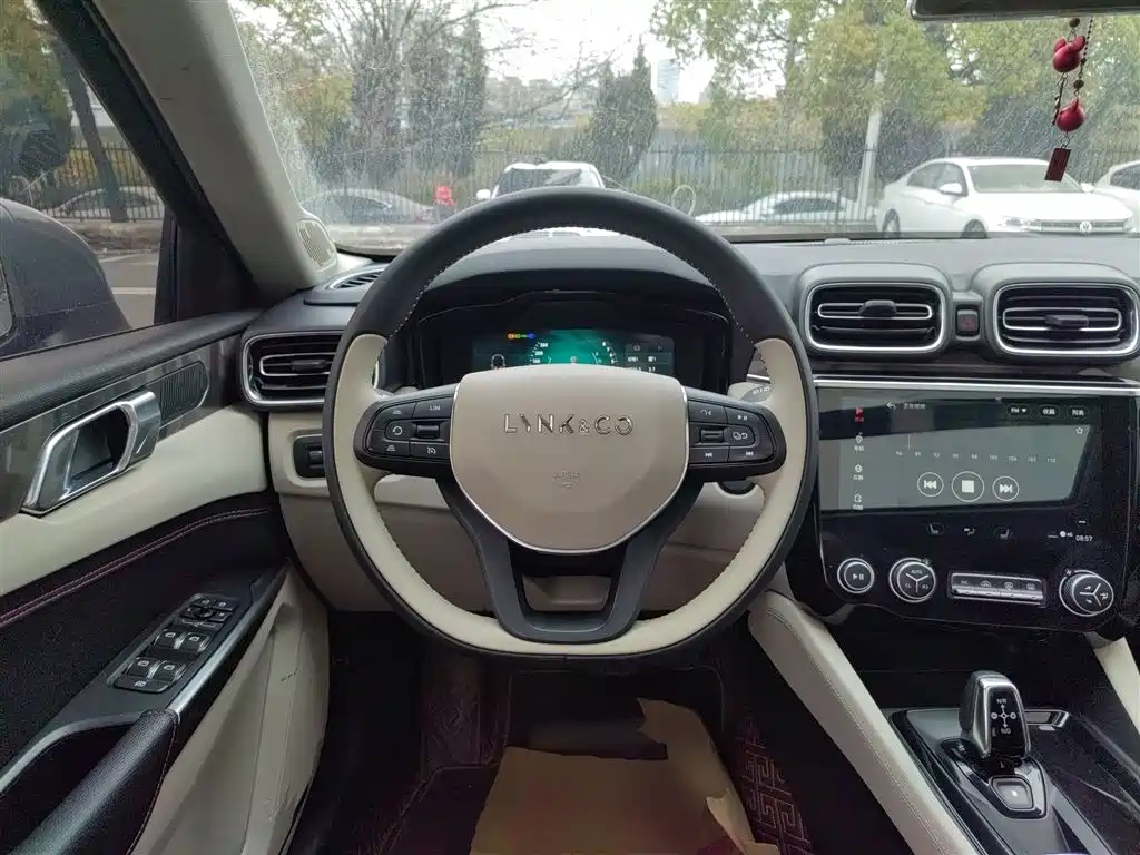 Lynk & Co 02 2019 1.5T DCT 2WD Shine Edition China VI фото 11