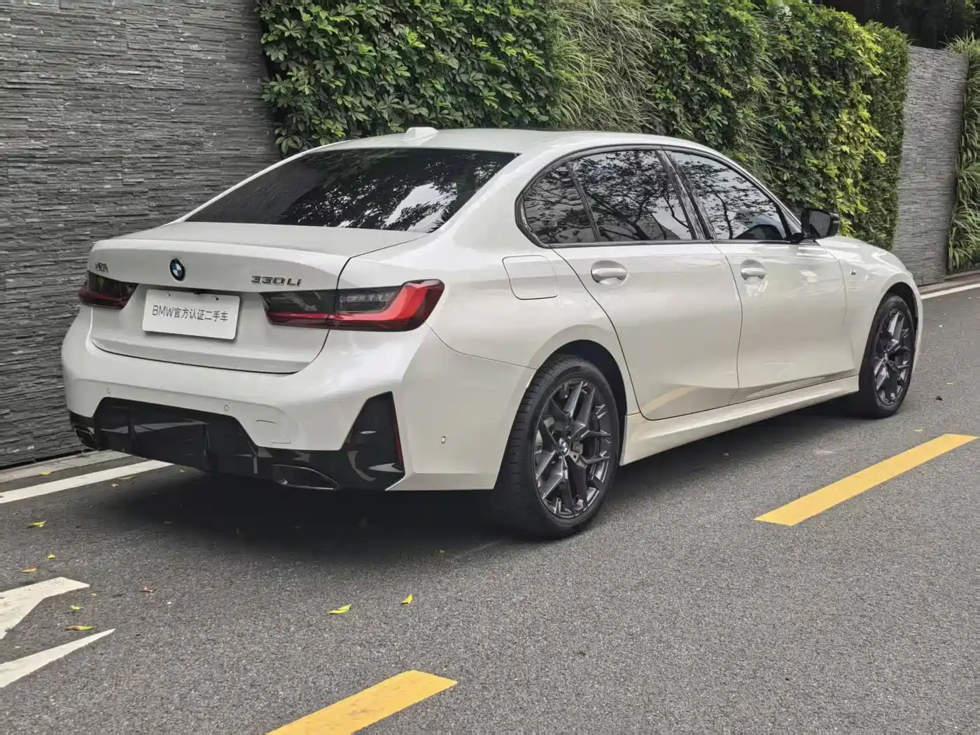 BMW 3-SERIES