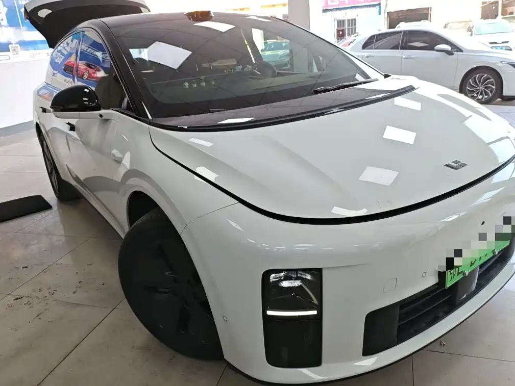 Li Auto i6 2026 2025 2WD Base Model