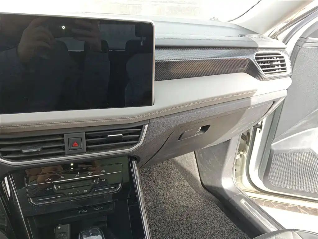 Volkswagen Tayron 2023 300TSI 2WD Luxury Plus Advanced Edition фото 12
