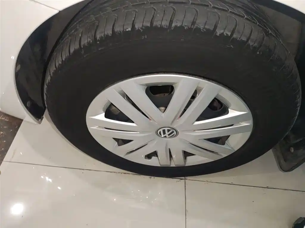 Volkswagen Polo 2016 1.4L Automatic Trend фото 23