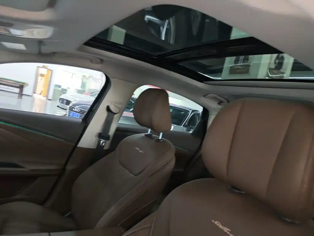 Chery Arrizo 8 2025 2025 Model 2.0T Automatic Royal+