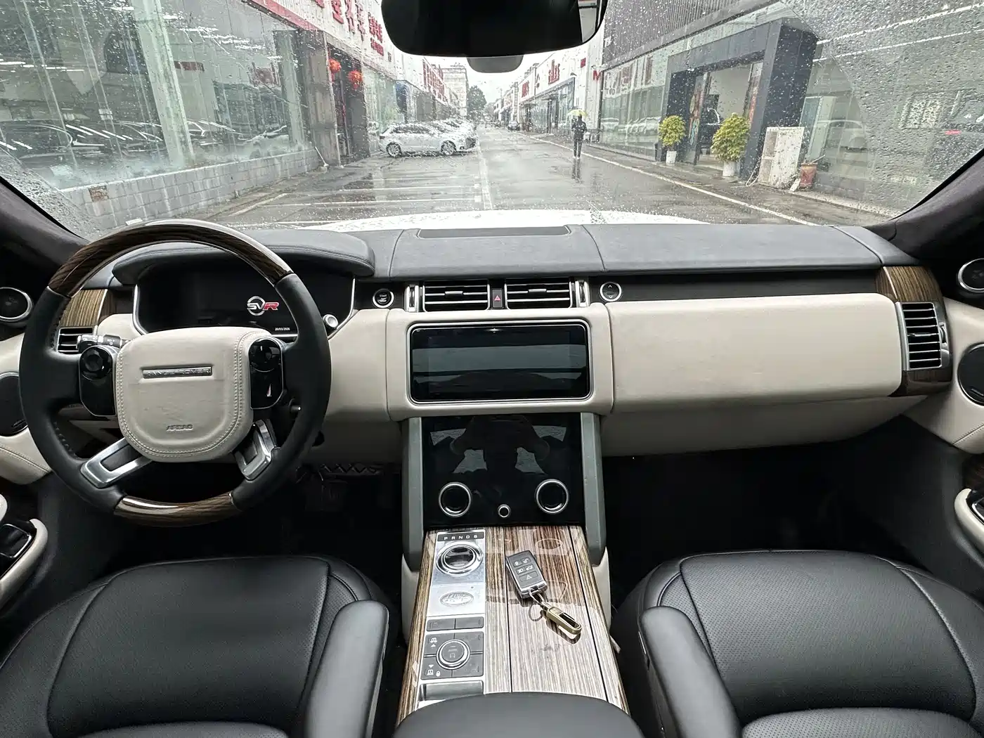 Land Rover Range Rover 2018 3.0 SC V6 Golden Age Edition фото 4