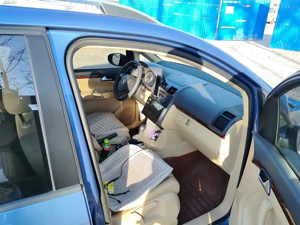 Volkswagen Touran 2013 1.4T DSG Comfort 5-seater фото 19
