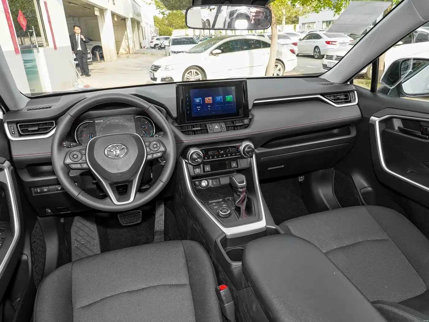 Toyota RAV4 Rongfang Dual Engine E+ 2024 2.5L 2WD Elite Pro фото 14