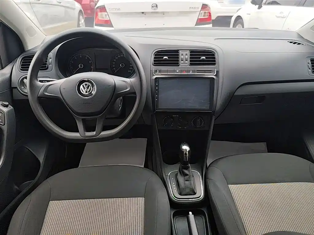 Volkswagen Polo 2018 1.5L Auto Safe Drive фото 10
