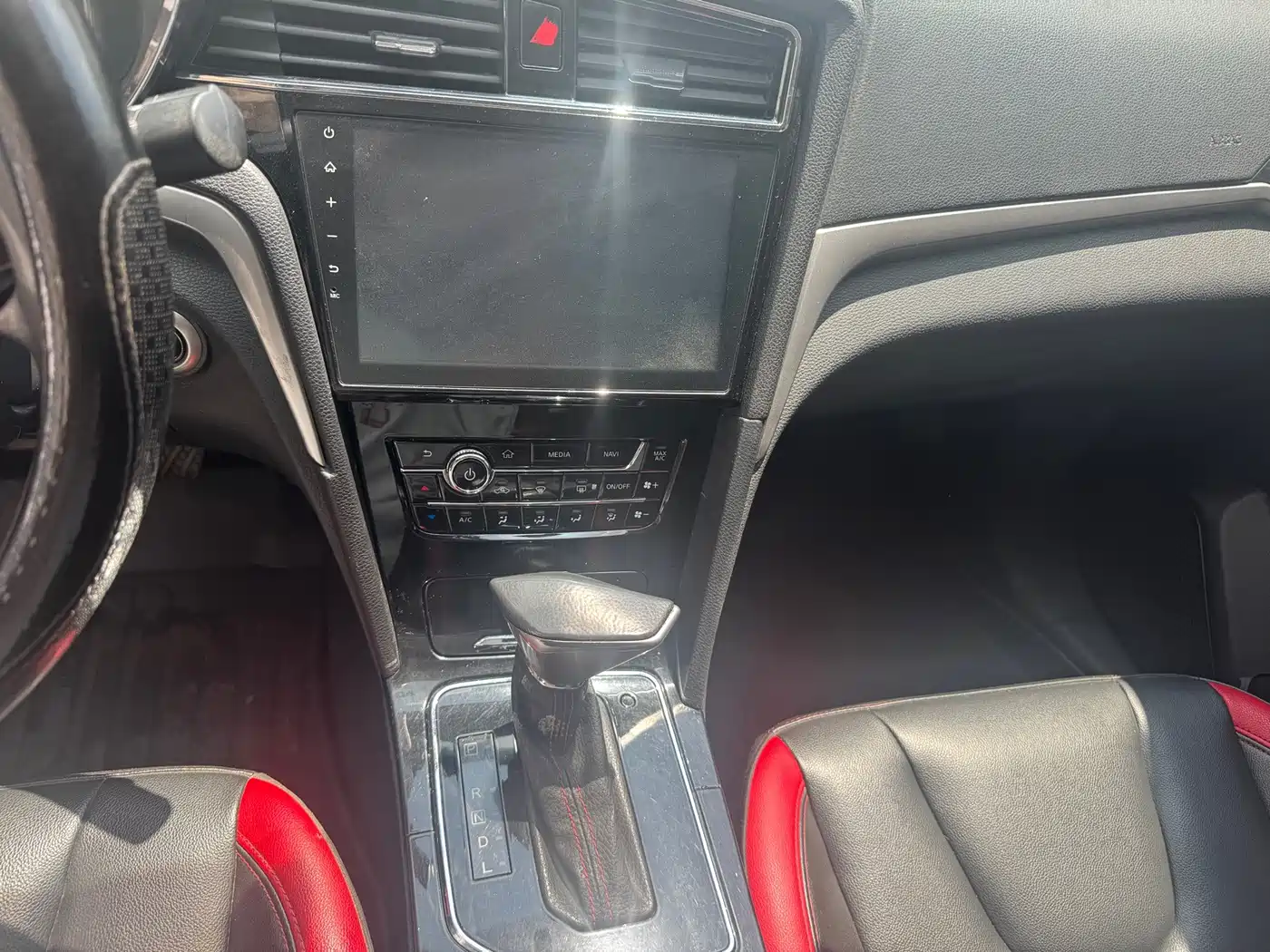 Venucia D60 2021 2021 PLUS 1.6L XL CVT Joy Leader Edition