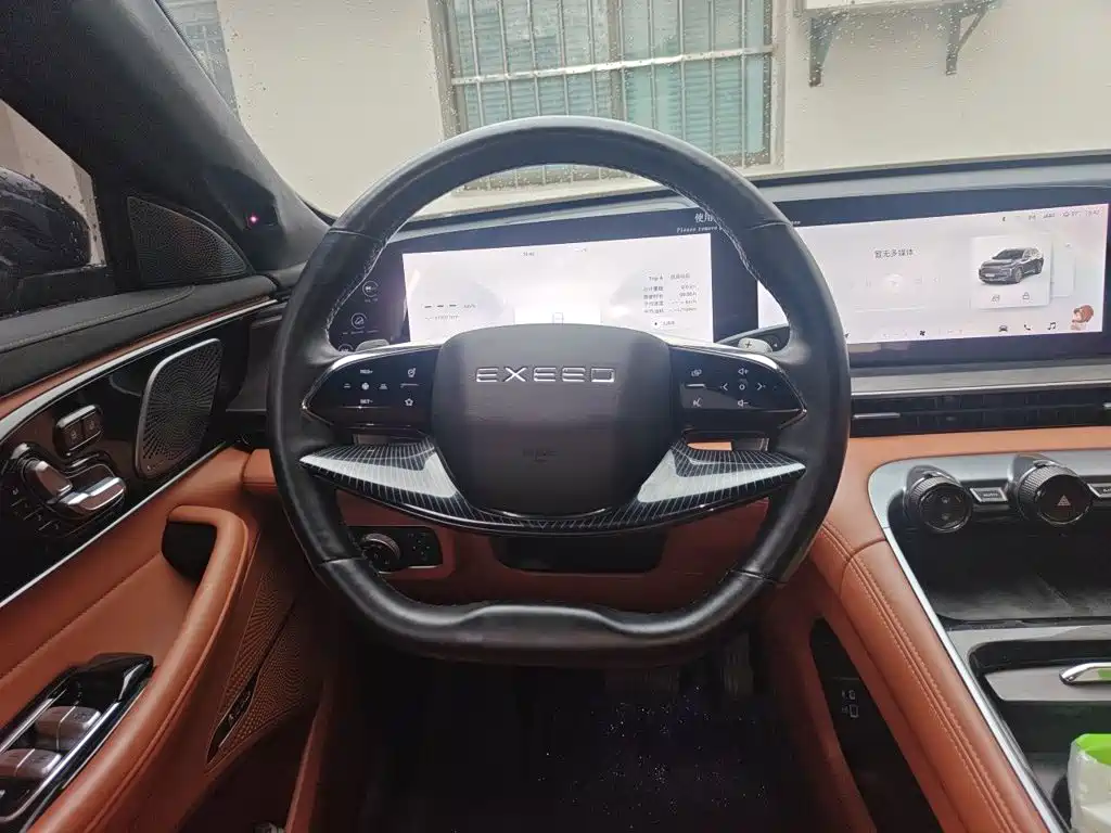 Exeed Lingyun 2024 2024 400T 4WD International Edition