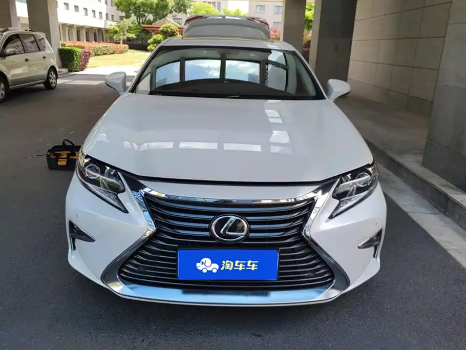 Lexus ES 2015 200 Elite Edition фото 2