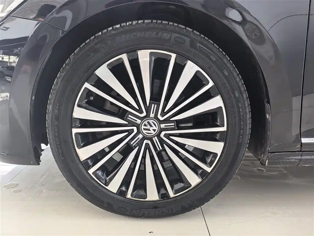 Volkswagen Passat 2019 330TSI Luxury Edition China VI фото 8