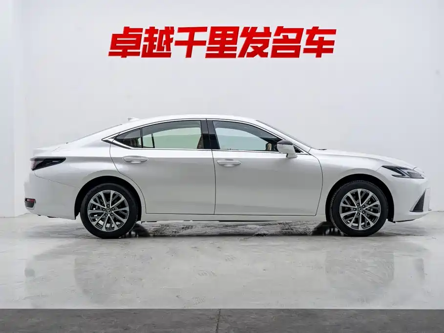 Lexus ES 2025 2025 200 Ultimate Edition