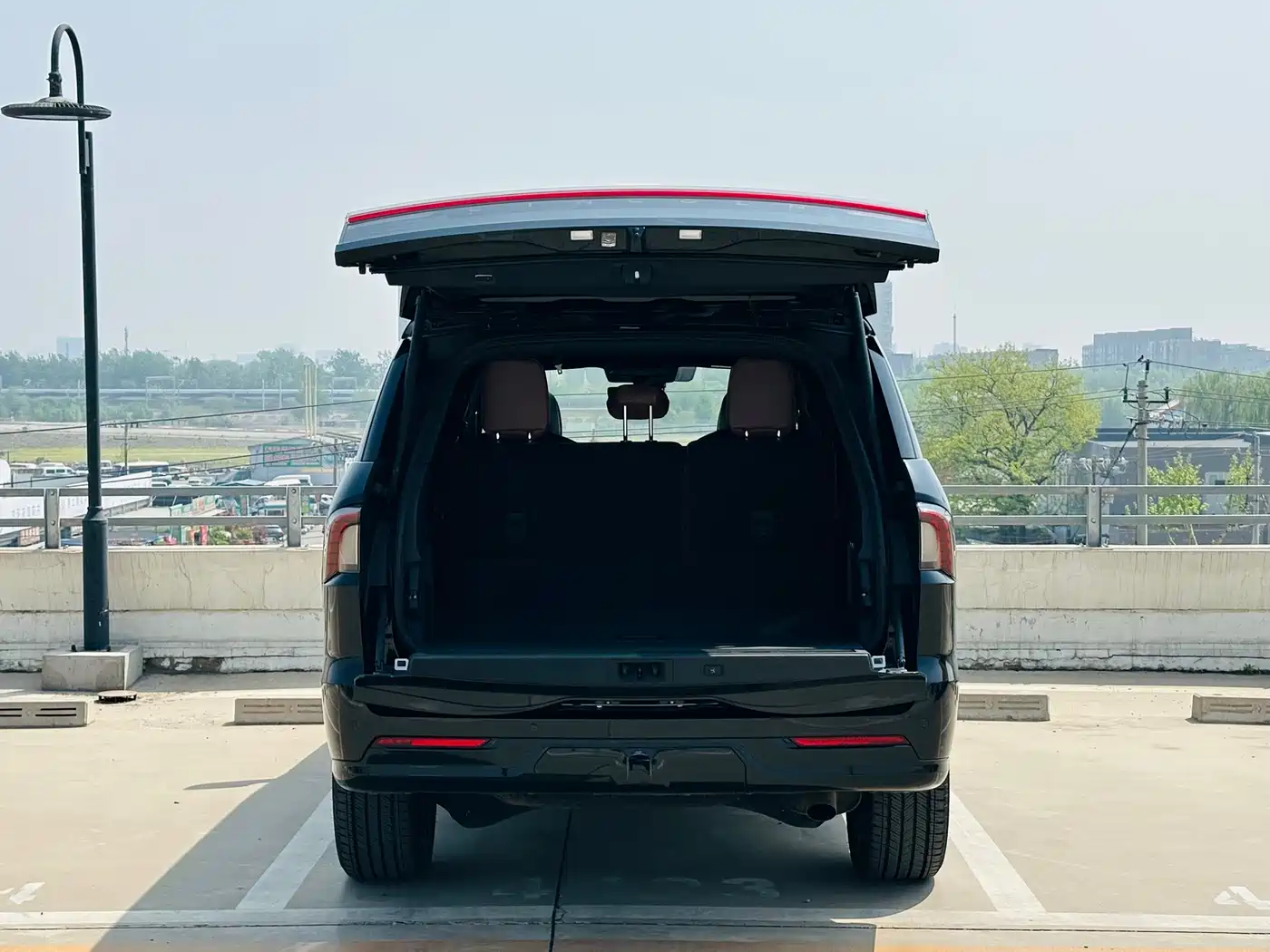 Фото 37 - Lincoln Navigator