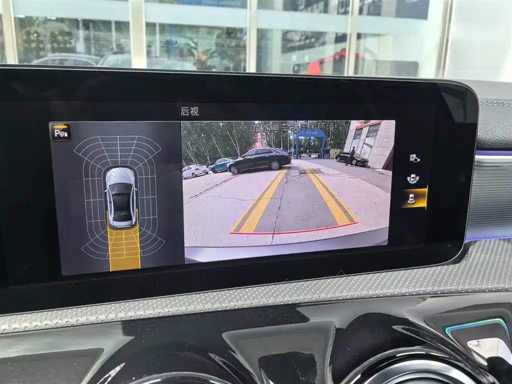 Mercedes-Benz A-Class AMG 2023 Model Year AMG A 35 L 4MATIC фото 9