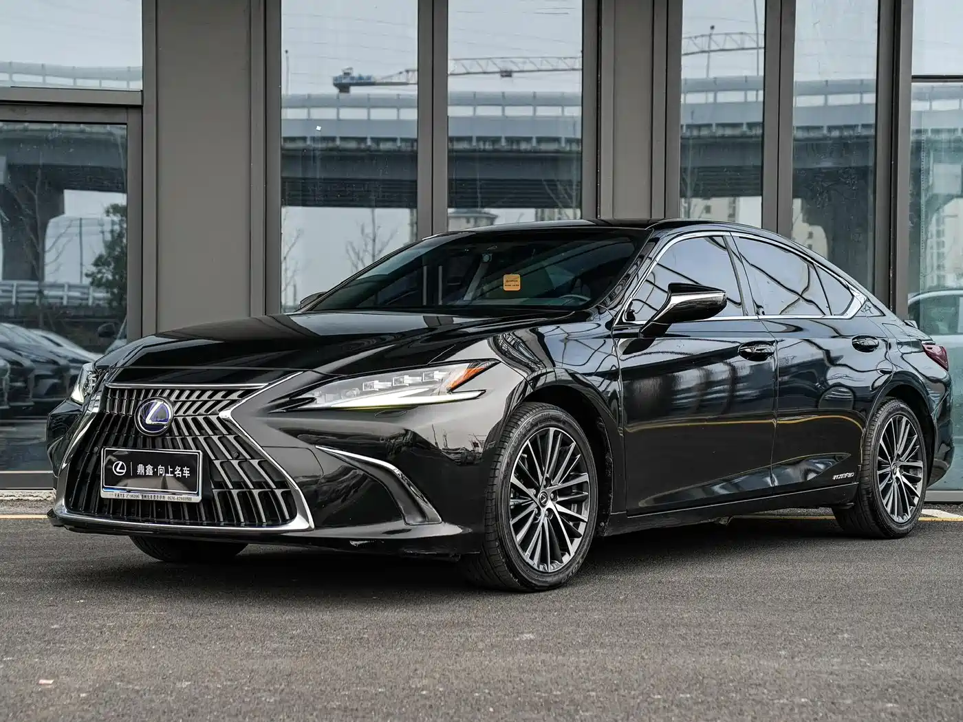 Lexus ES 2021 300h Luxury Edition