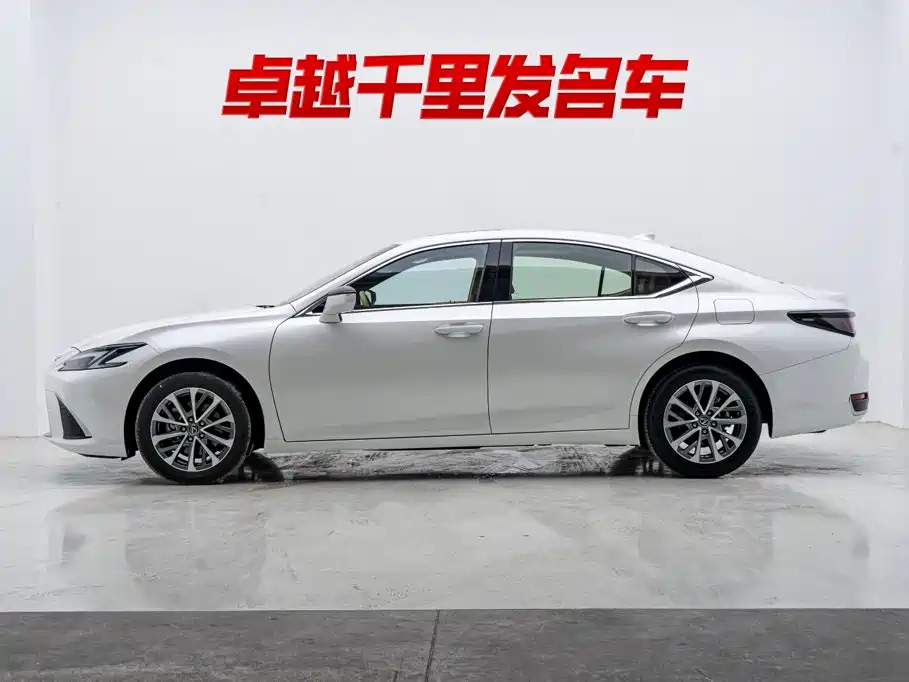 Lexus ES 2025 2025 200 Ultimate Edition