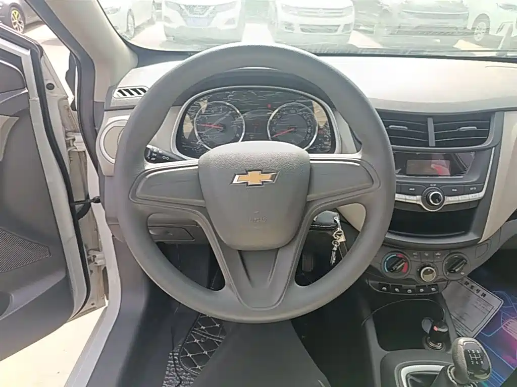 Chevrolet Sail 2016 Sail 3 1.3L Manual Comfort Sunroof Edition фото 11