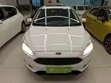 Фото 3 - Ford Focus