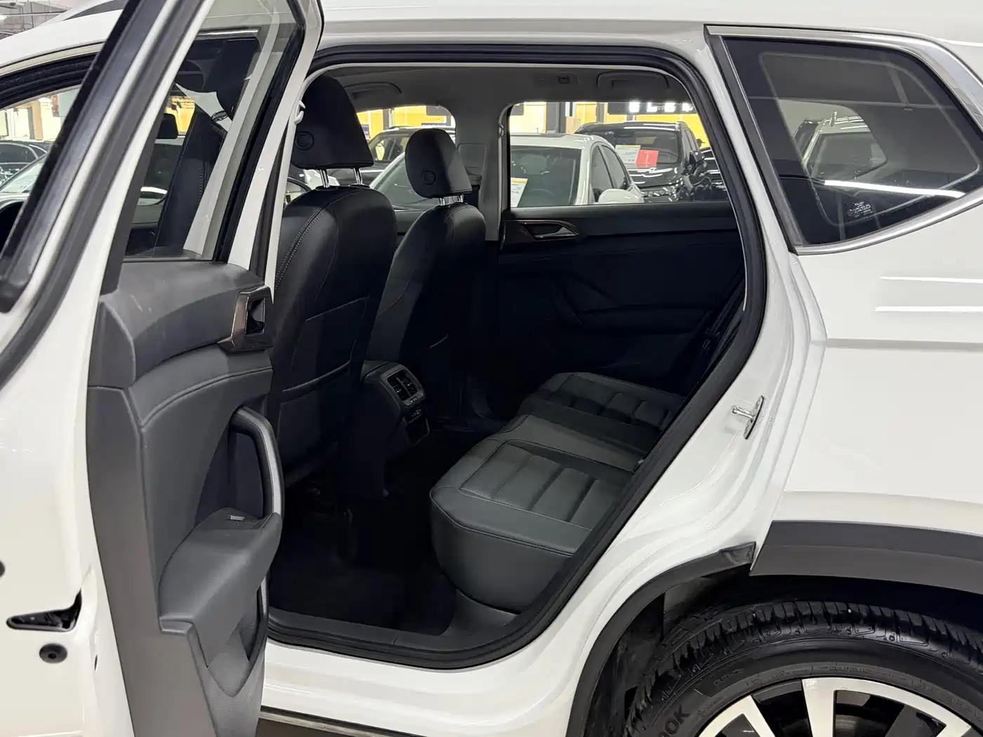 Volkswagen Tharu, миниатюра 11