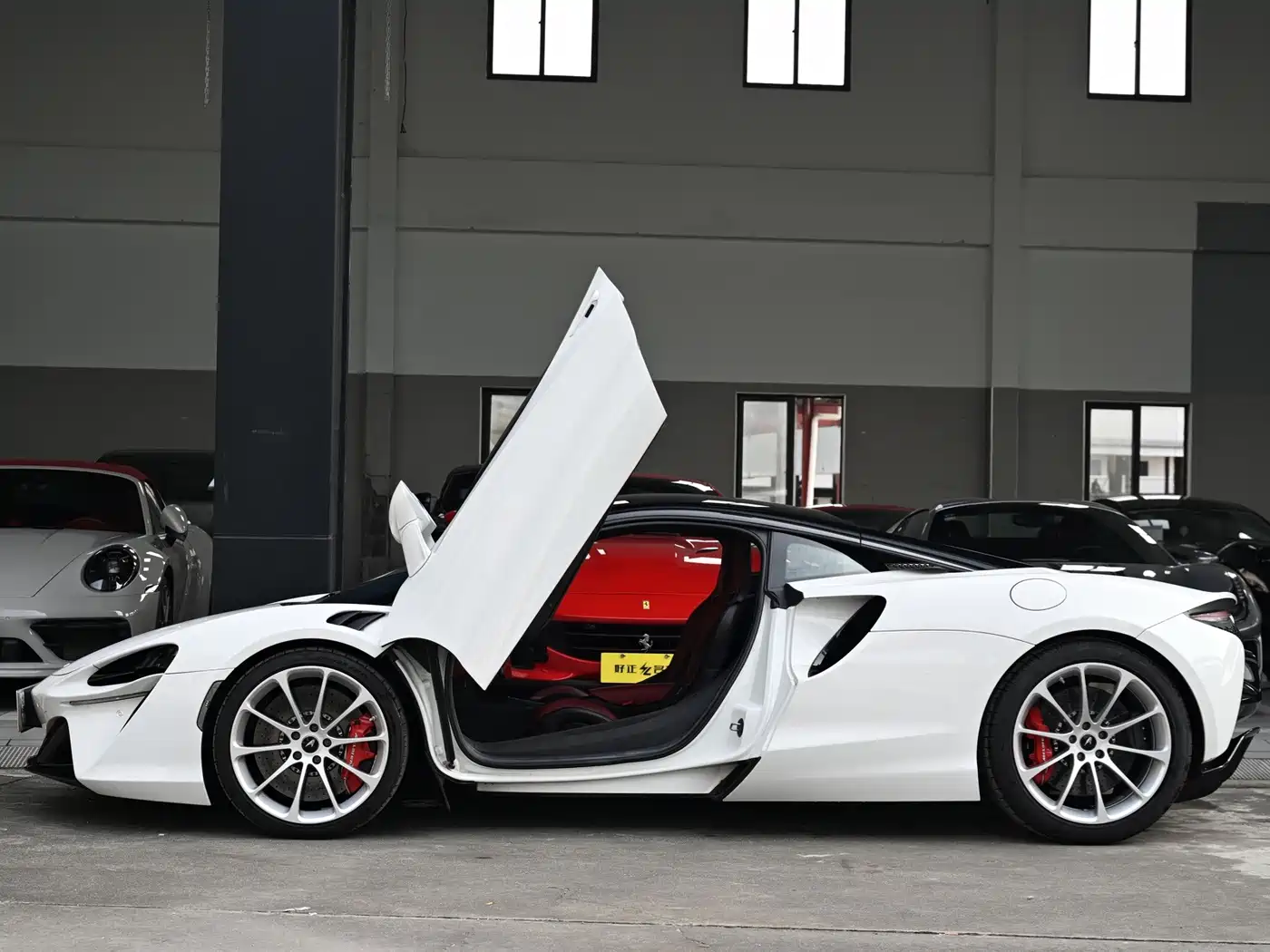 McLaren Artura 2025 2023 3.0T Hybrid Standard