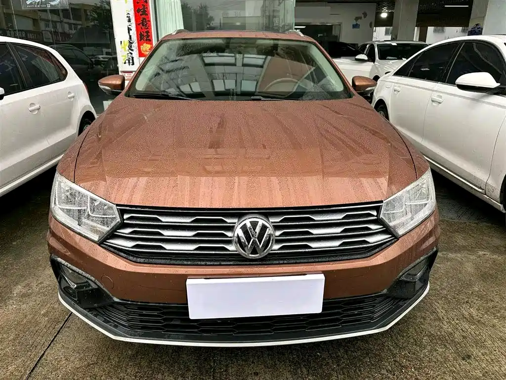 Volkswagen C-TREK 2017 1.6L Automatic Luxury фото 2