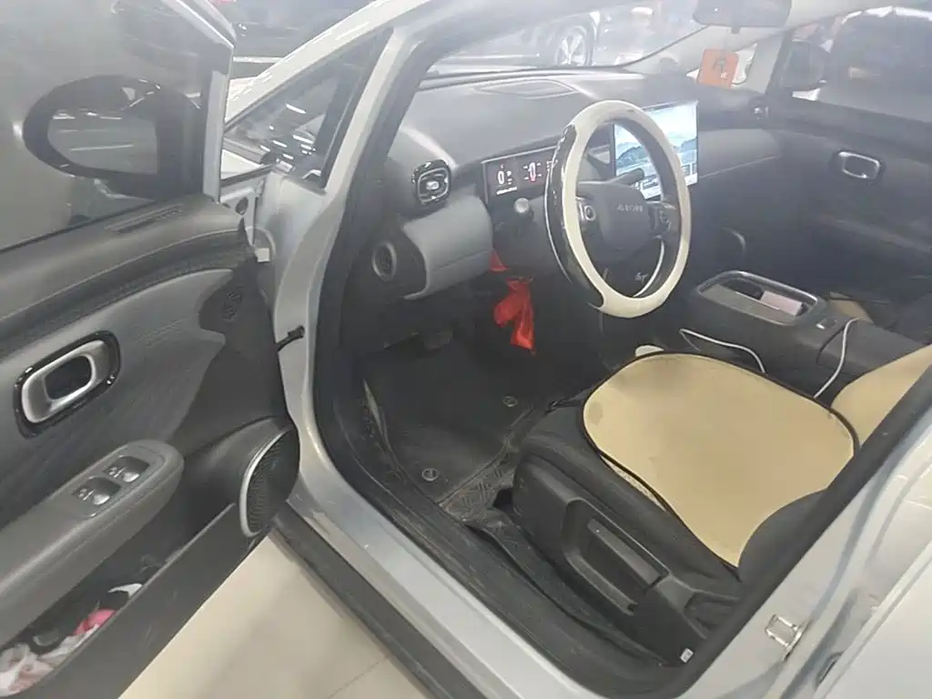Aion UT 2025 2025 Model 330 Starlight Edition