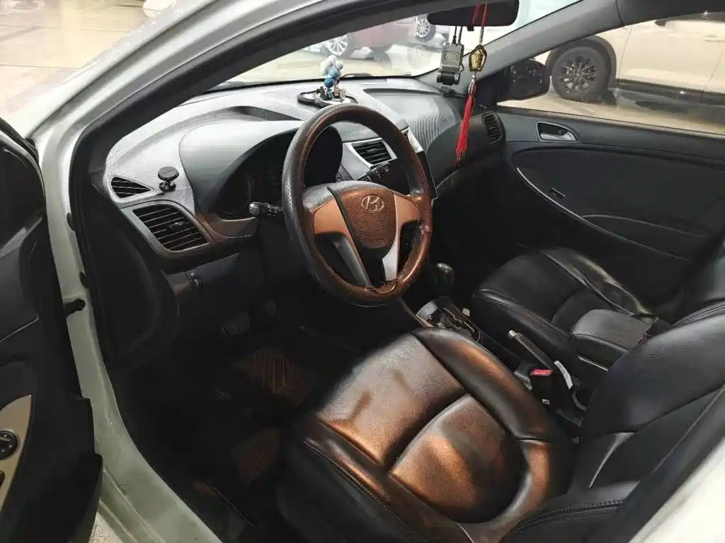 Hyundai Reina 2016 2014 Model 1.4L Automatic GLX