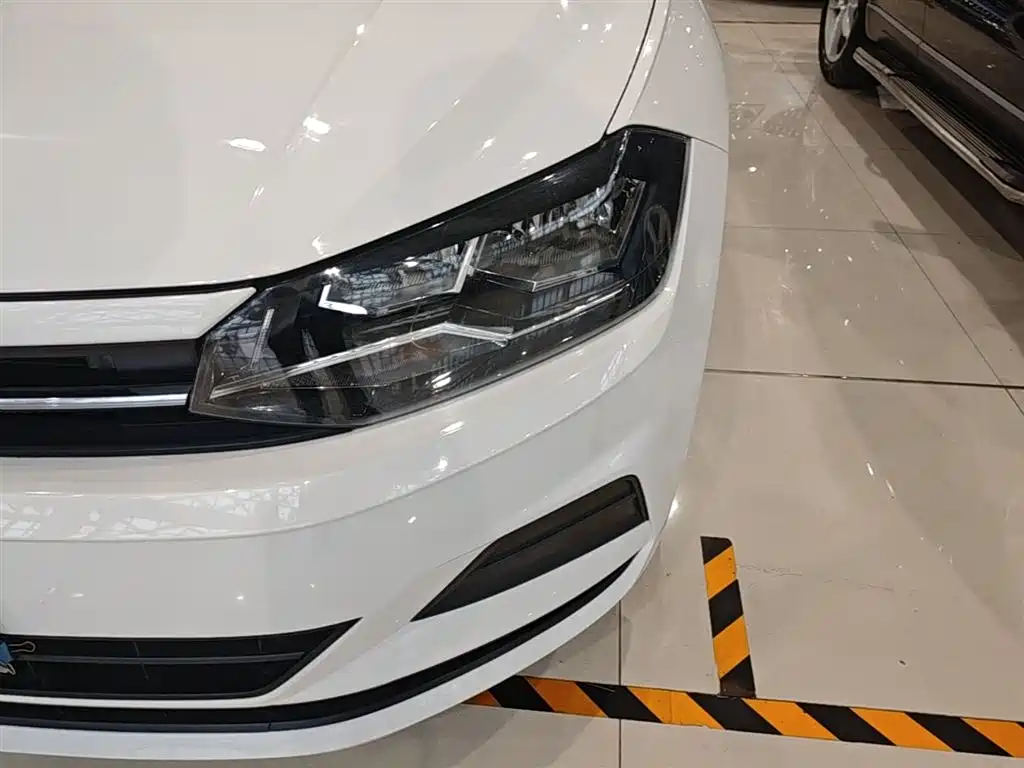 Volkswagen Polo 2021 Plus 1.5L Automatic Colorful Tech Edition фото 24