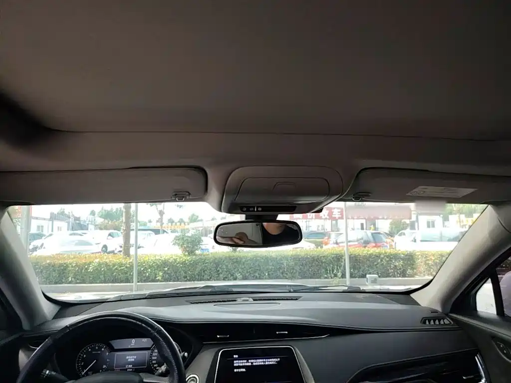 Cadillac XT4 2018 Model 28T 2WD Luxury фото 18
