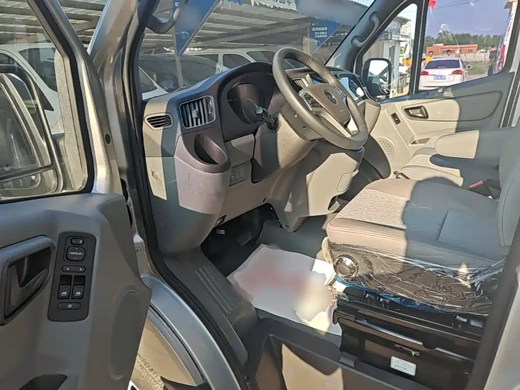 Foton Tuyano 2024 2024 Jixiang Multi-function 2.0T Automatic Long Wheelbase Medium Roof Single Rear Tire 3-seater