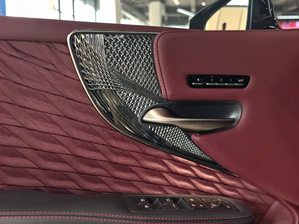 Lexus LS, миниатюра 19
