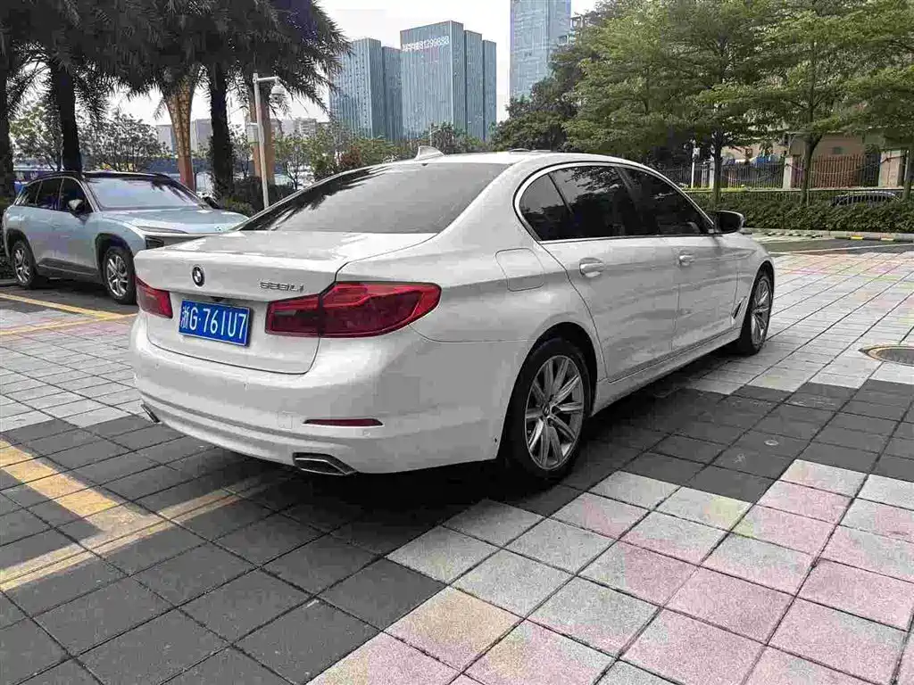 BMW 5 Series 2018 528Li Launch Special Edition фото 4